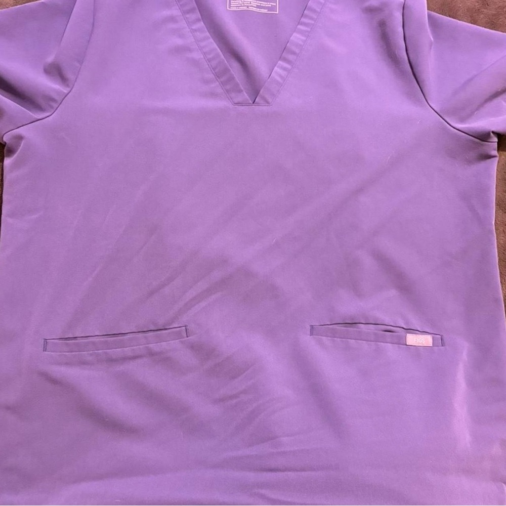 Blue Figs scrub top size 2XL